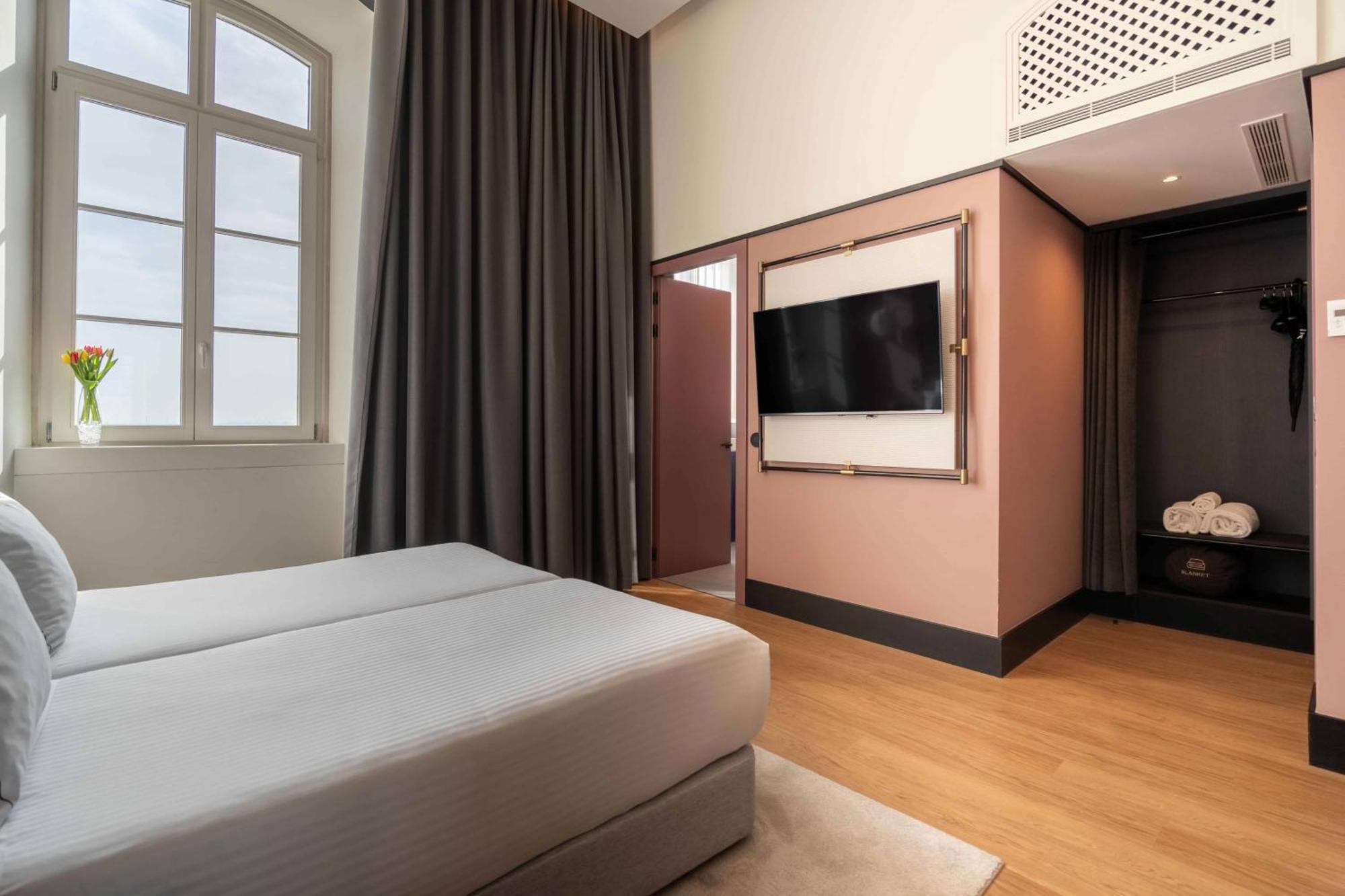 The Editory Riverside Hotel, An Historic Hotel Lisbon Exterior photo A room at the hotel