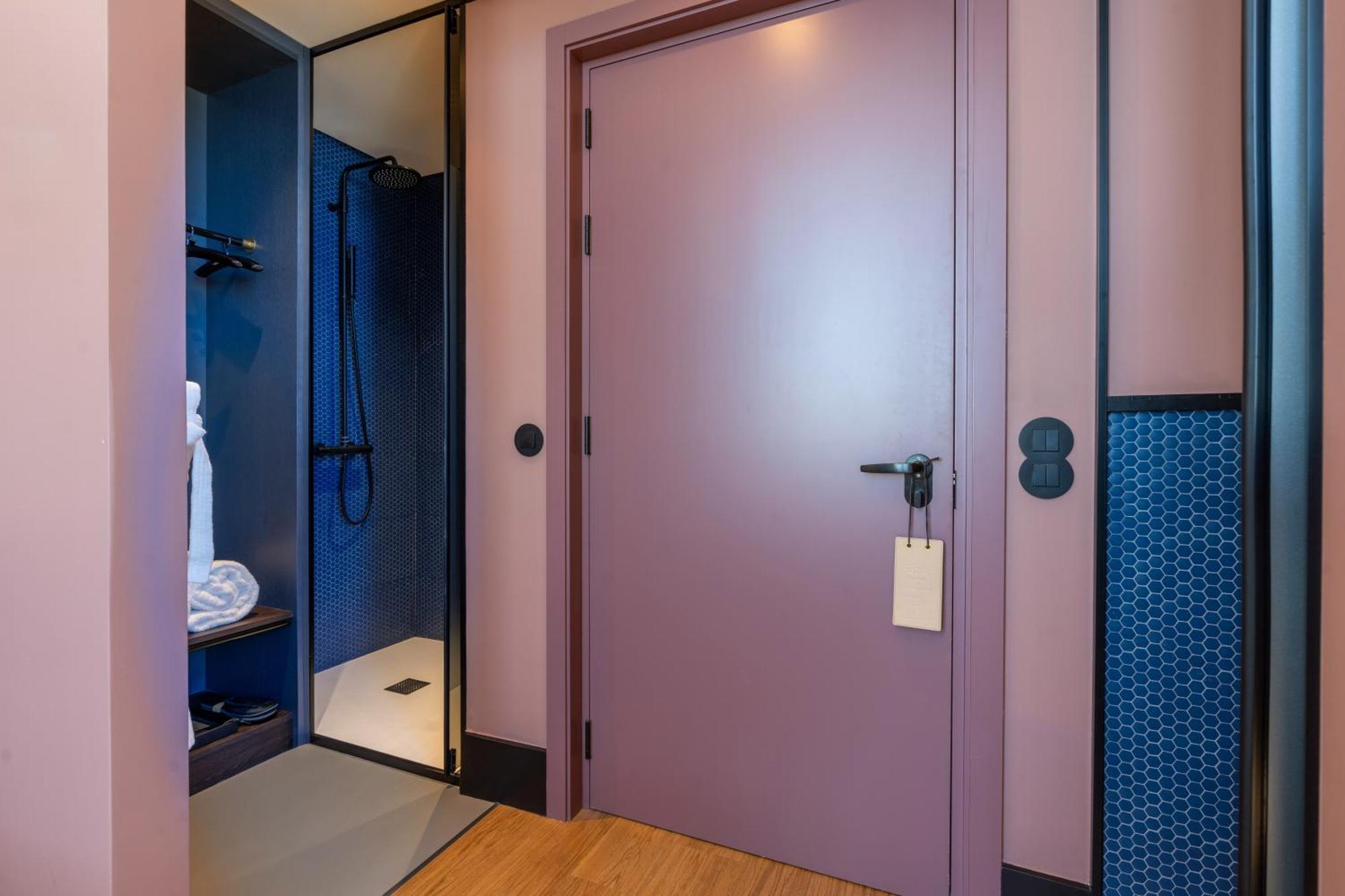 The Editory Riverside Hotel, An Historic Hotel Lisbon Exterior photo A door with a doorknob