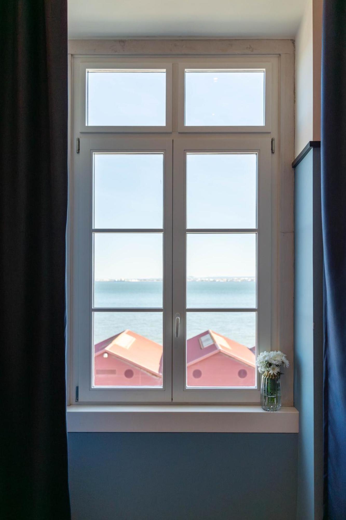 The Editory Riverside Hotel, An Historic Hotel Lisbon Exterior photo A window